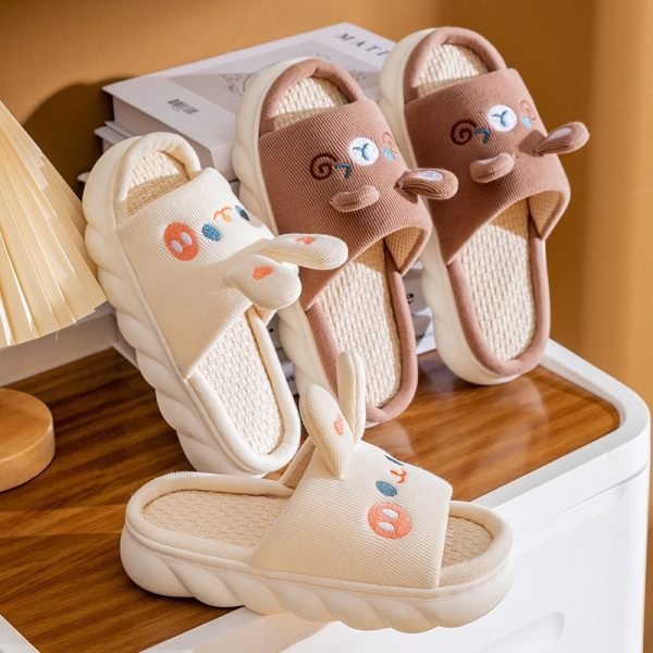 Cute rabbit-themed women's slippers with bunny ears, soft cloud-like soles, perfect for all seasons. Cozy and stylish design.