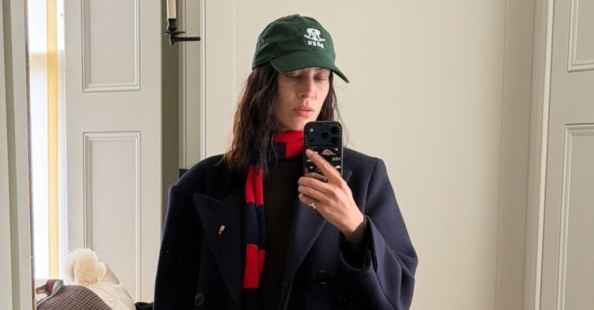 Alexa Chung's Spring Shoes Made Her Stove Pipe Jeans Look So Fresh