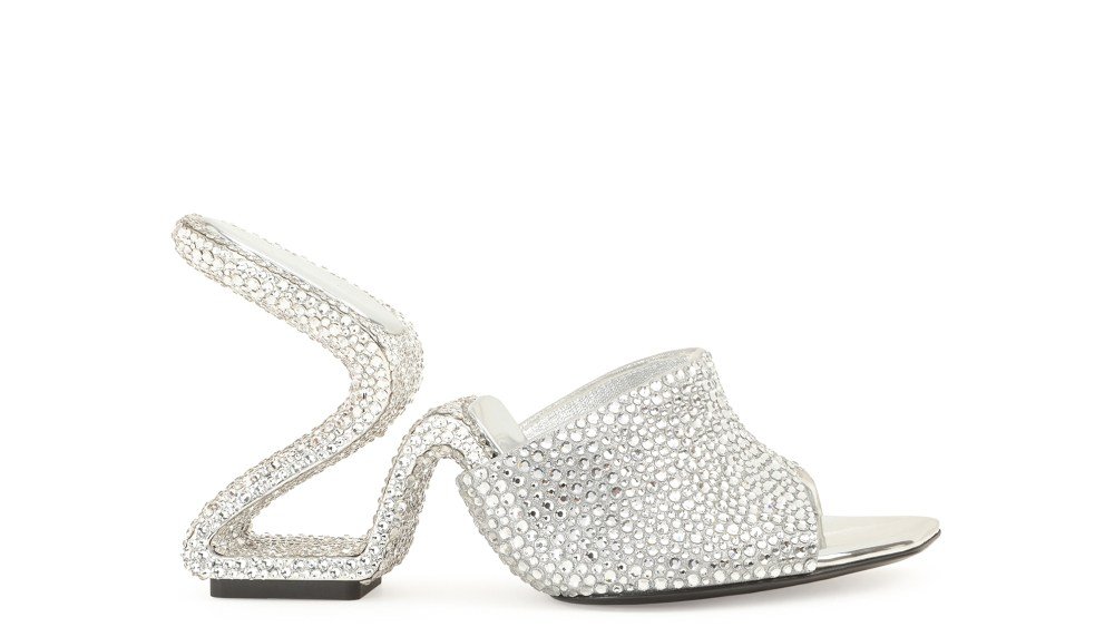 The Sinuous pump by Sergio Rossi